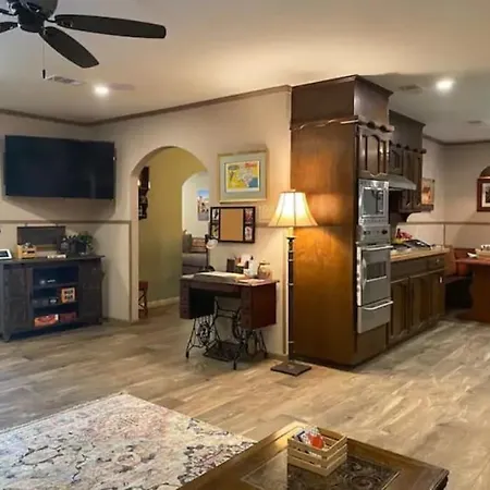 Villa Stockyards! Walk 3 Blocks-Ranch House Sleeps 8 à Fort Worth Extérieur photo