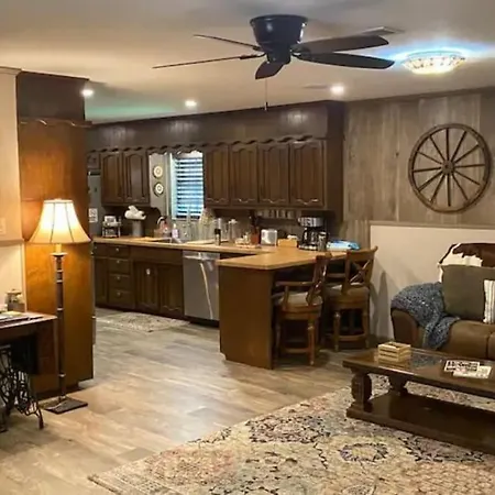 Villa Stockyards! Walk 3 Blocks-Ranch House Sleeps 8 à Fort Worth Extérieur photo