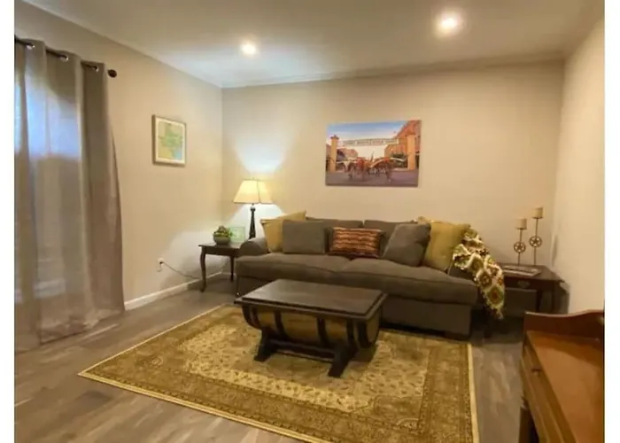 Stockyards! Walk 3 Blocks-Ranch House Sleeps 8