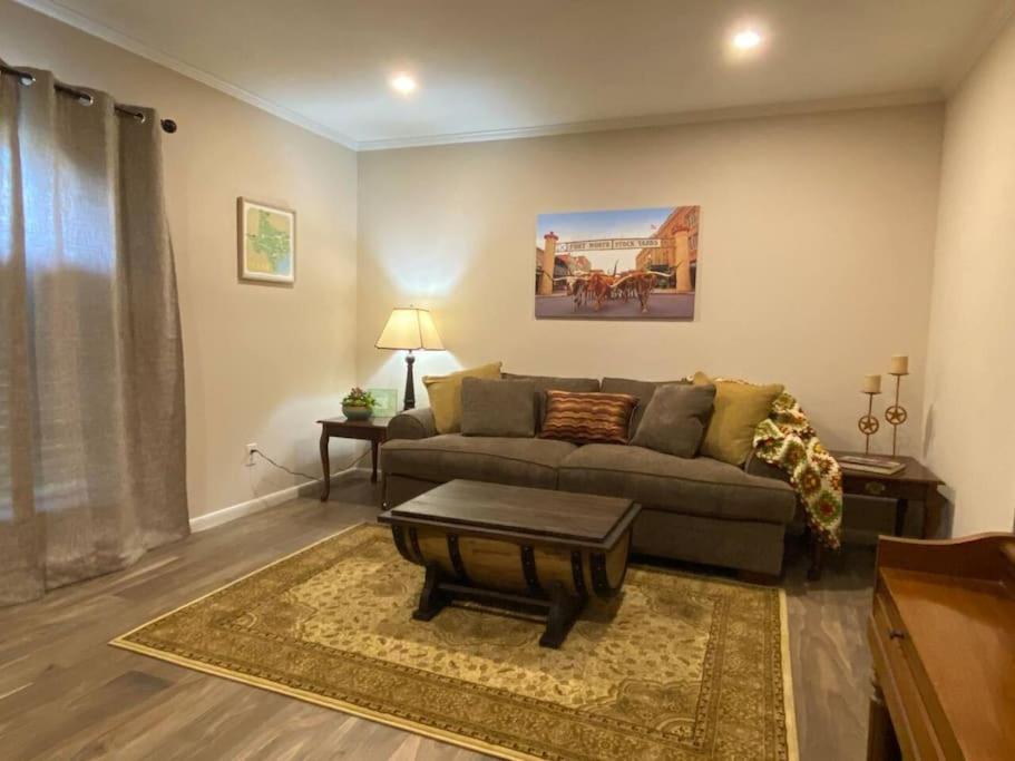 Stockyards! Walk 3 Blocks-ranch House Sleeps 8 Fort Worth