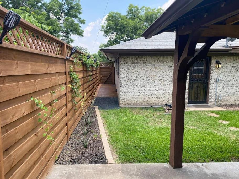 Stockyards! Walk 3 Blocks-ranch House Sleeps 8