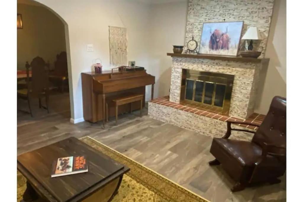 Stockyards! Walk 3 Blocks-ranch House Sleeps 8 Hébergement de vacances Fort Worth