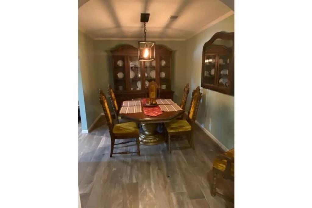Stockyards! Walk 3 Blocks-ranch House Sleeps 8 Fort Worth