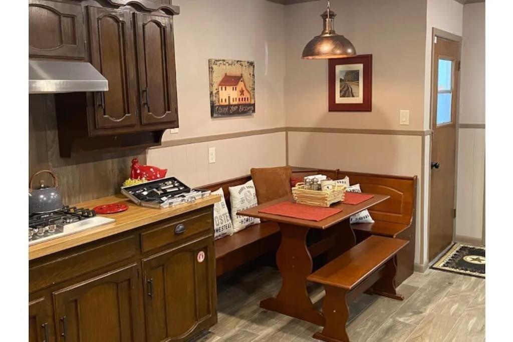 Stockyards! Walk 3 Blocks-ranch House Sleeps 8 Fort Worth