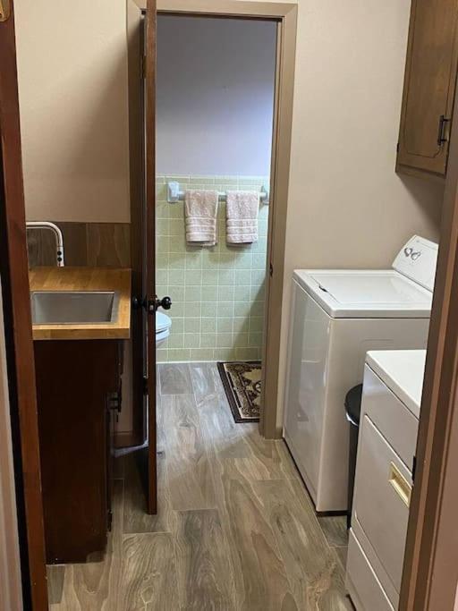 Stockyards! Walk 3 Blocks-ranch House Sleeps 8 * Fort Worth
