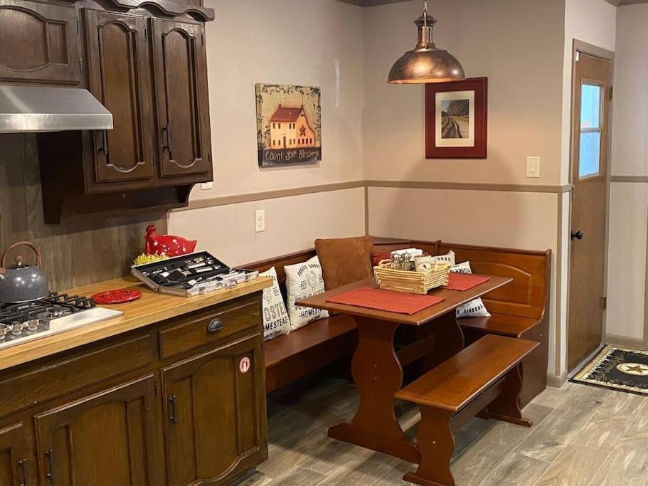 Stockyards! Walk 3 Blocks-ranch House Sleeps 8 Hébergement de vacances Fort Worth