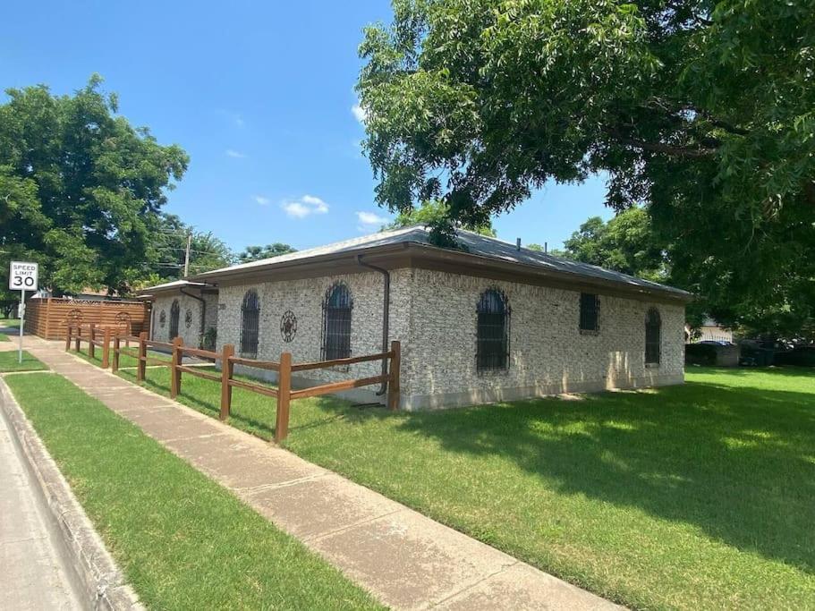 Stockyards! Walk 3 Blocks-ranch House Sleeps 8 Fort Worth