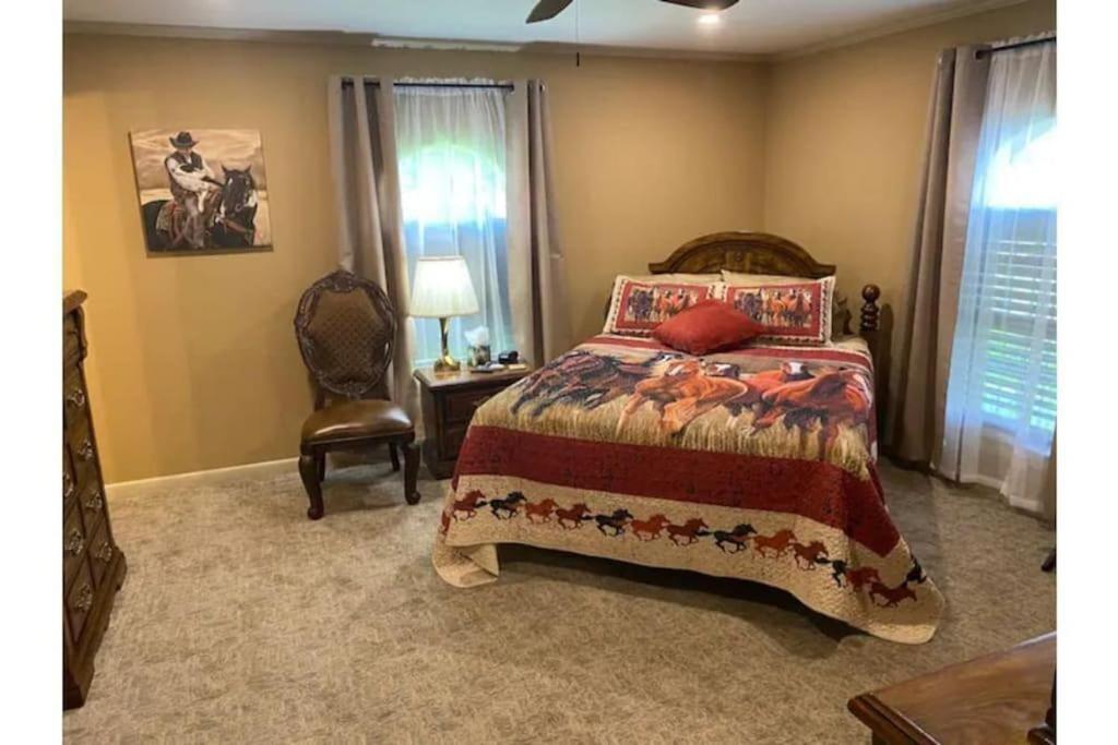 Stockyards! Walk 3 Blocks-ranch House Sleeps 8 Fort Worth
