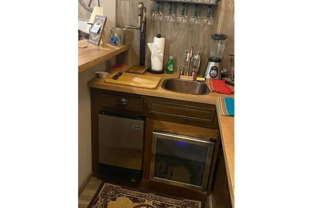 Stockyards! Walk 3 Blocks-ranch House Sleeps 8 * Fort Worth